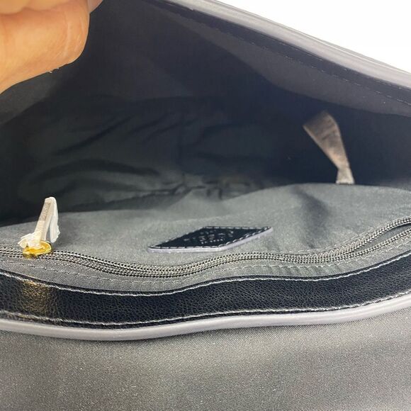 Fossil NWT Emery Black Leather Adjustable Crossbody Bag - Picture 8 of 13